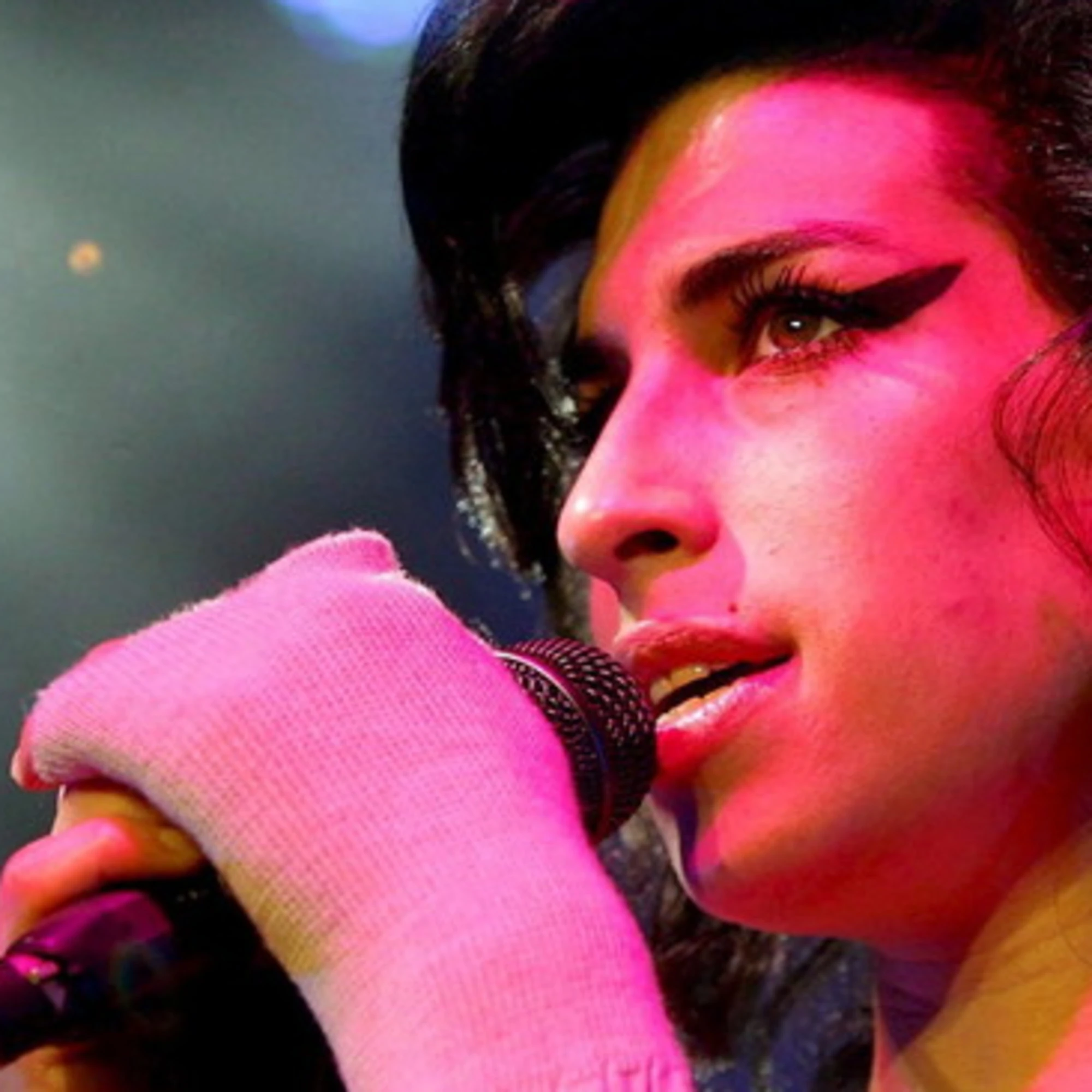 Amy Winehouse, un documentario la ricorda su Sky