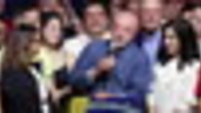 Brasile, Lula vince in rimonta, Flavio Bolsonaro contesta il voto