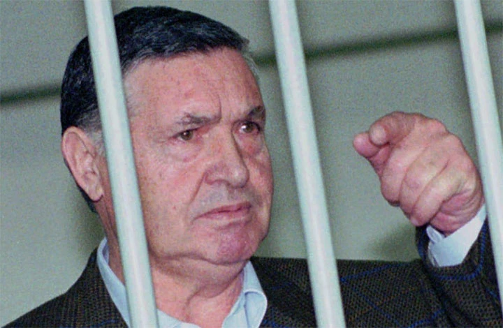 Toh, Riina sta di nuovo male. Il boss salta un altro processo: il sospetto, che cosa ha avuto