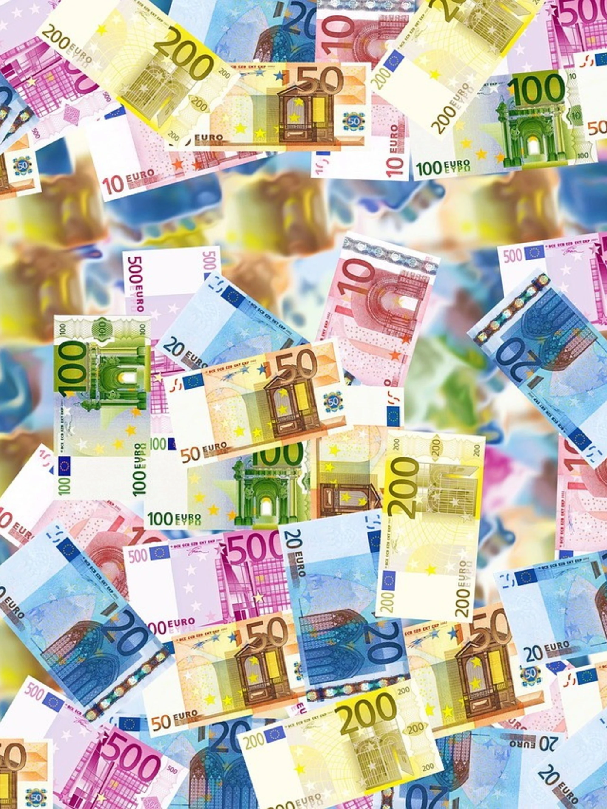 Truffa da 220mila euro dell'africano: "Moltiplico soldi bollendoli", 41enne rovinata
