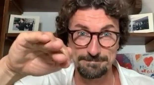 Danilo Toninelli eletto nei probi viri del M5s, subito gaffe: "Questo ci odia", slavina giudiziaria?