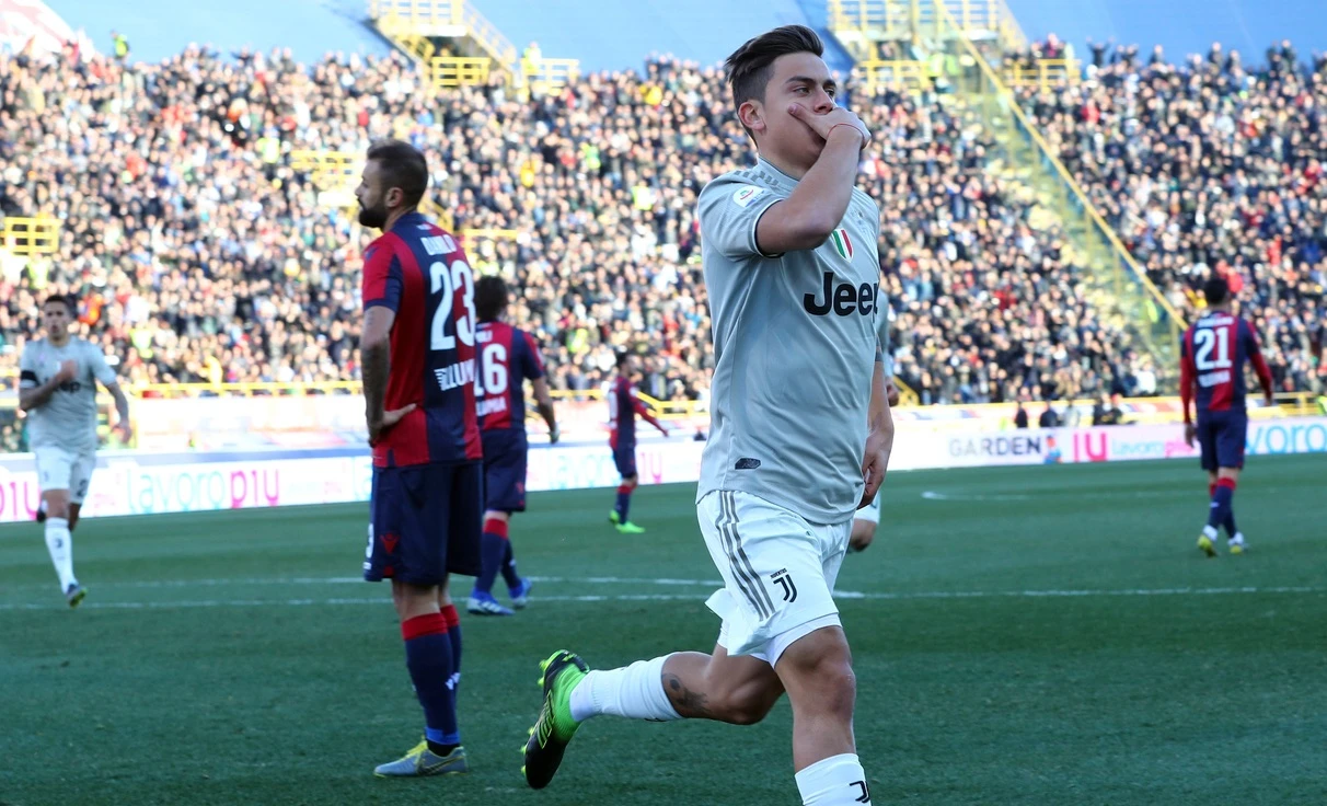 La Juventus passa con Dybala a Bologna: +16 sul Napoli e scudetto ipotecato