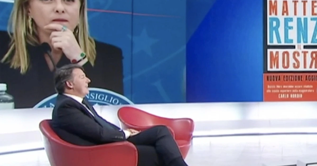 Renzi imita la Meloni: "Finita la pacchia? Aò, sto a scherzà"