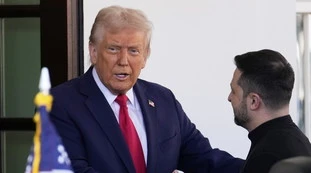 Donald Trump duro contro Volodymyr Zelensky: "Come togliere le caramelle al bambino"