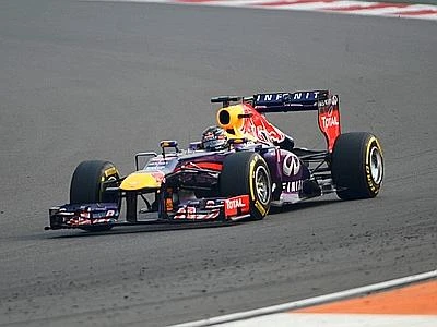 F1, Vettel trionfa in India e vince il Mondiale. Per lui il quarto titolo consecutivo