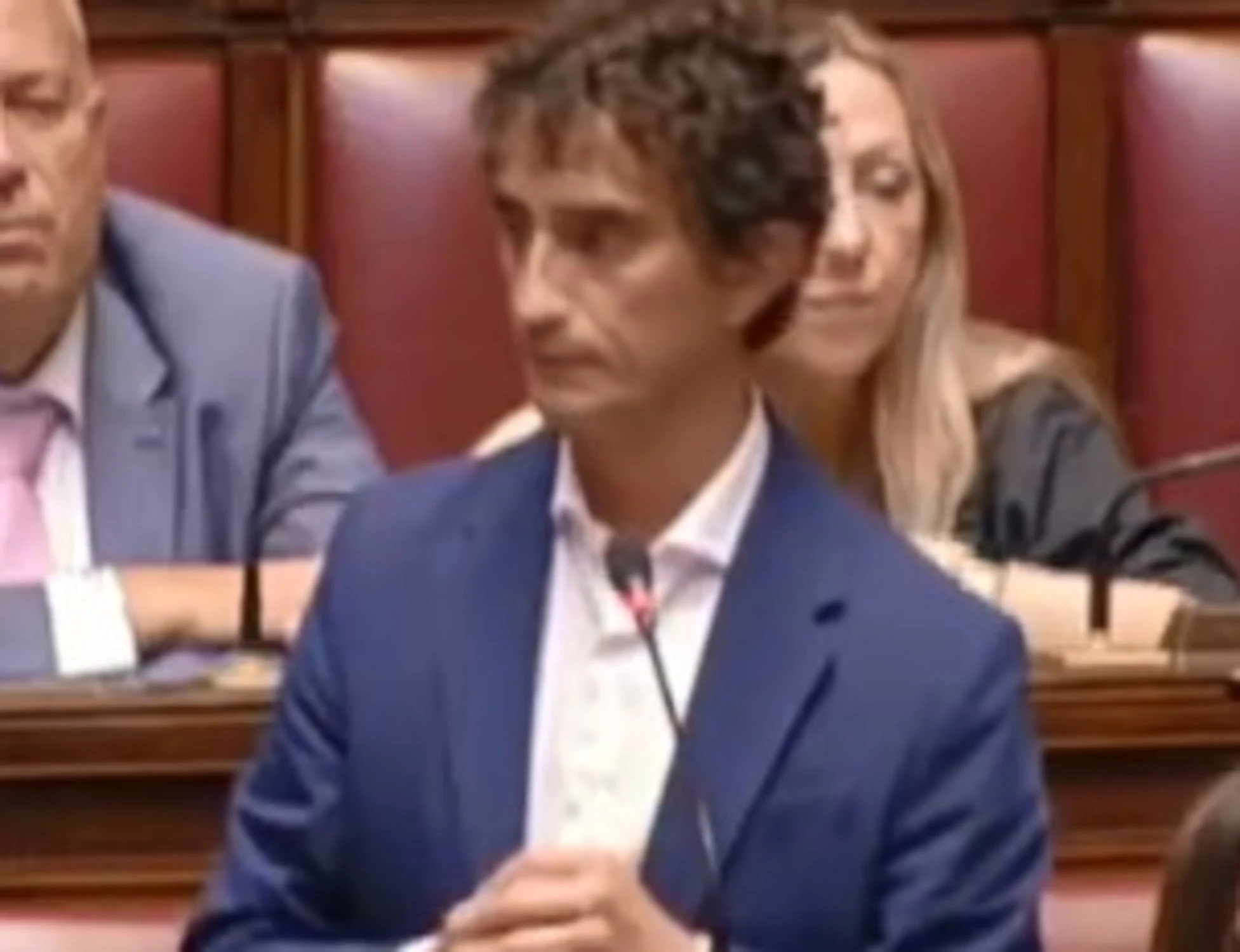 Fakir, Bignami azzera la sinistra: "La verità è che siete allergici alle divise"