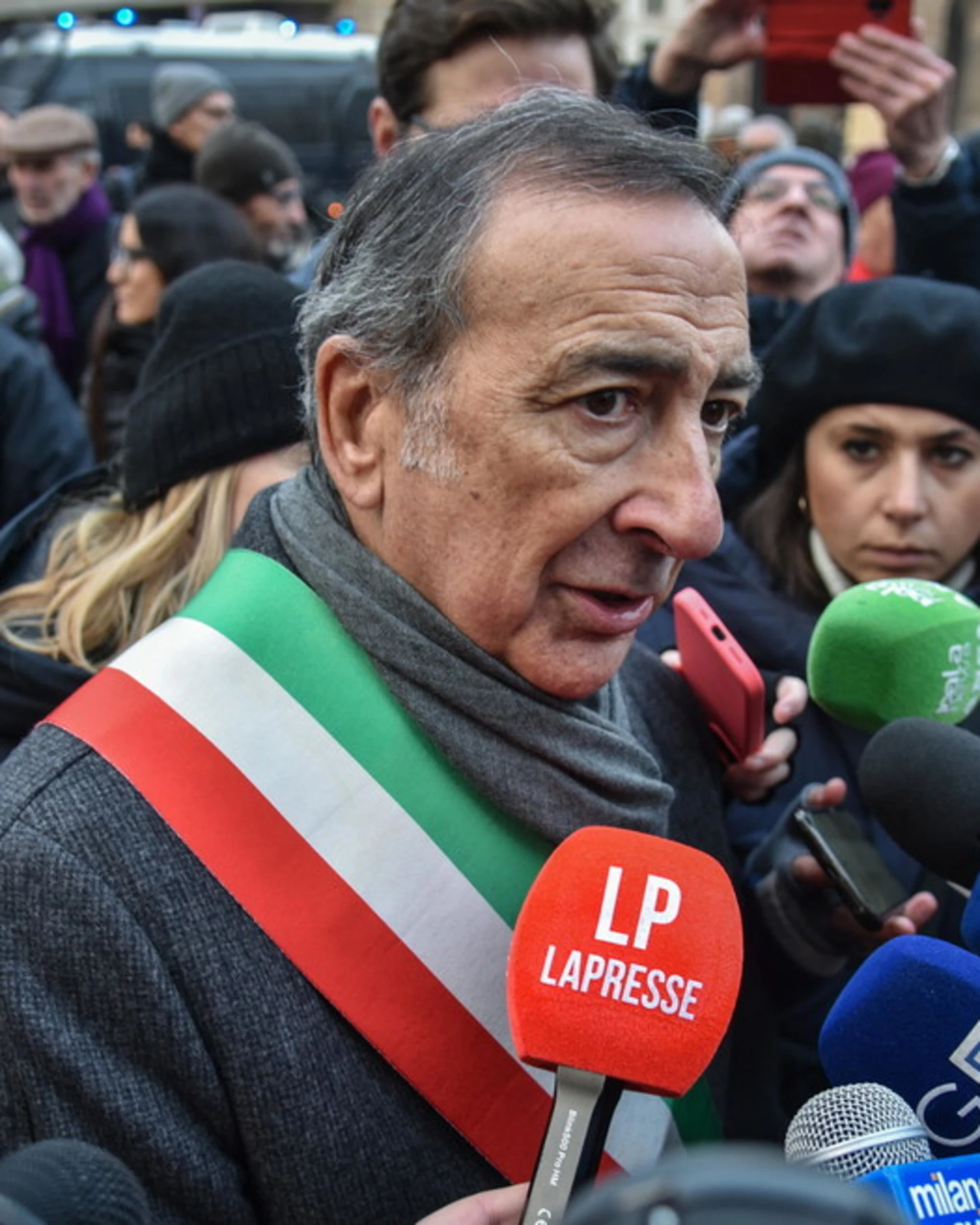 Beppe Sala, "il gip l'ha escluso": a cosa si aggrappa per non cadere