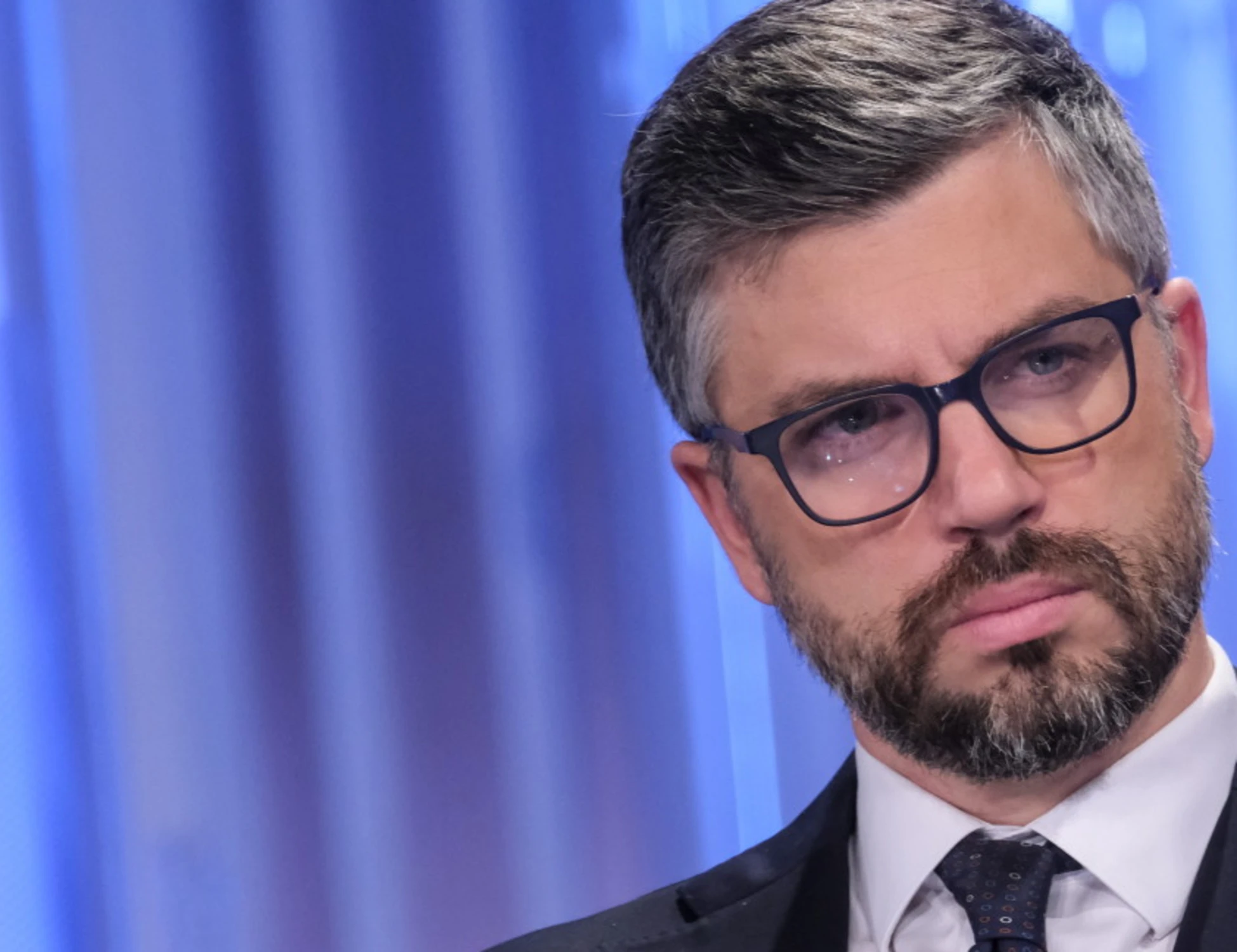 Sigonella, Guido Crosetto sistema Stefano Feltri: "Ma ci è o ci fa?"