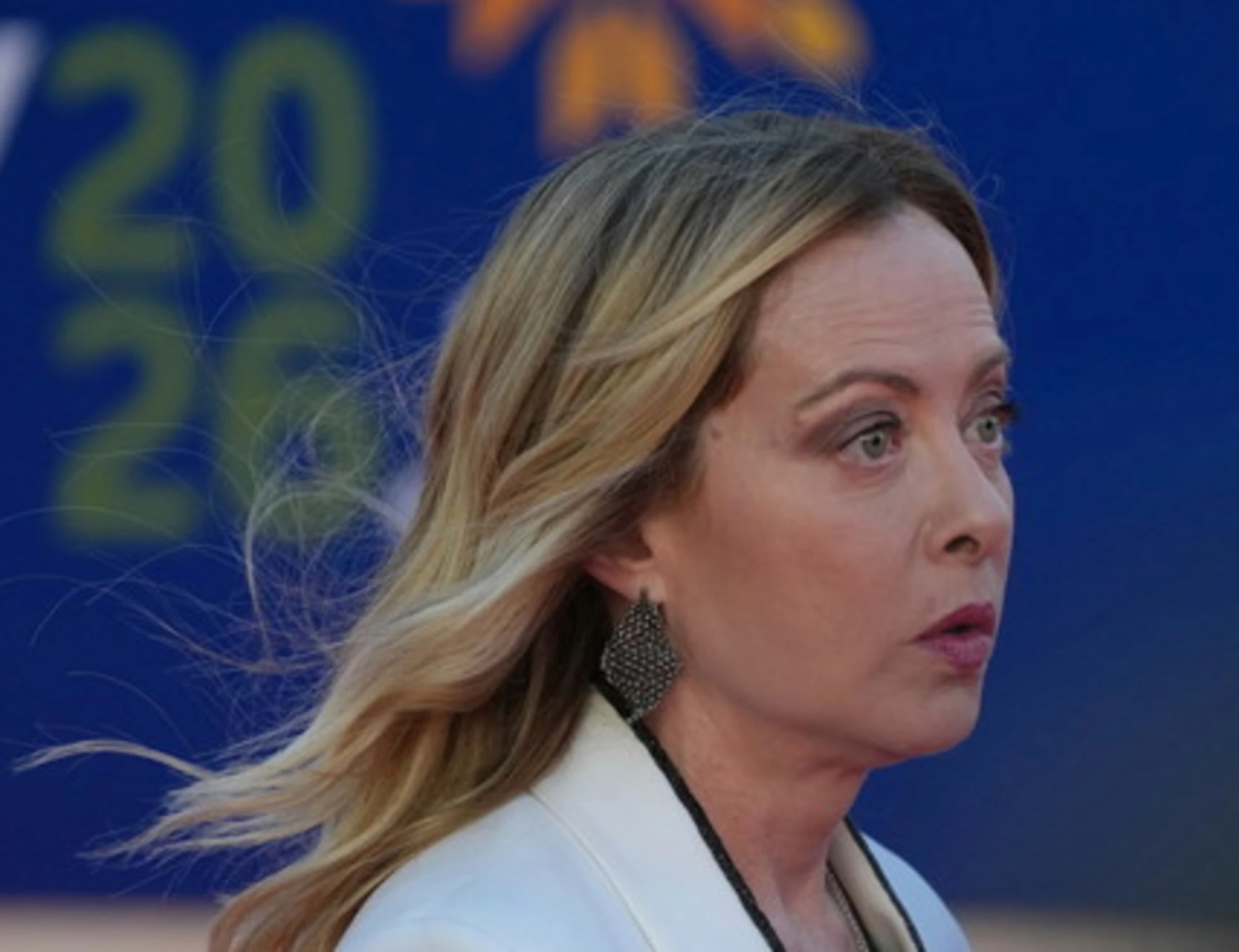 Meloni, lo sfogo contro la sinistra: "Finirò di pagare i debiti fatti da loro nel 2027"