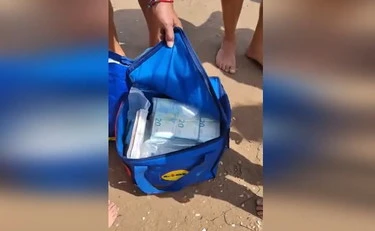 Montalbano, i bagnanti trovano 700mila euro in contati: caos in spiaggia