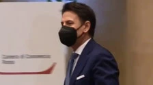 Giuseppe Conte, dieci minuti di nulla prima del verdetto: quanto gli mancano le sceneggiate da premier