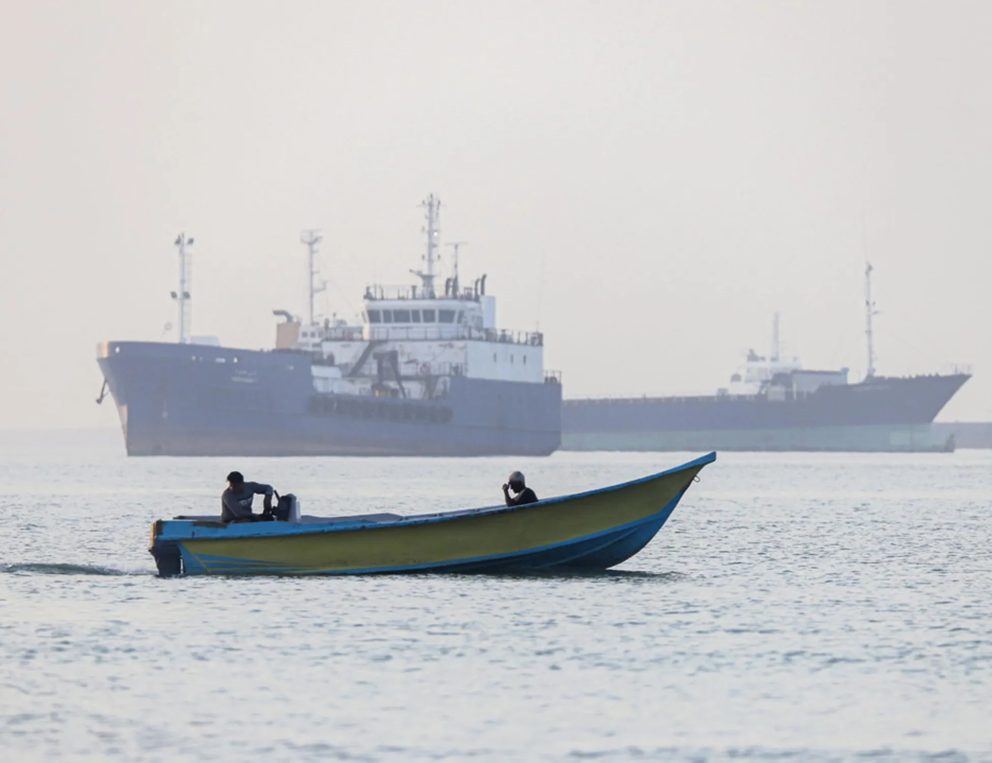 Leggi l'articolo: Iran-Usa, "firma entro 24 ore". Teheran vuole tenersi Hormuz, c'è un'altra petroliera colpita