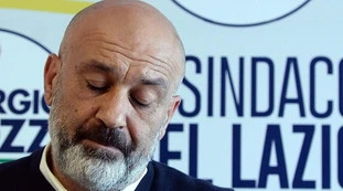 Sergio Pirozzi, anche lui tra i politici che hanno chiesto il bonus Inps da 600 euro: &quot;Per il negozio di mia moglie&quot;