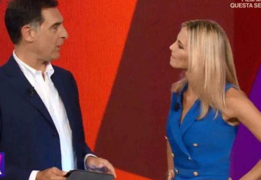 La vita in Diretta, Francesca Fialdini gela Tiberio Timperi: "Non mi toccare più". Pubblico sconcertato