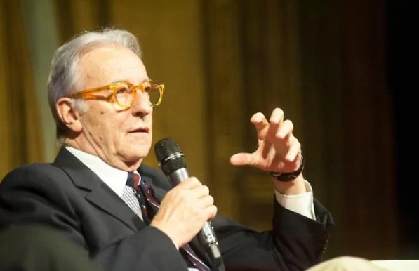 Vittorio Feltri: l'Inps trascura anziani e indigenti italiani per aiutare gli stranieri immigrati