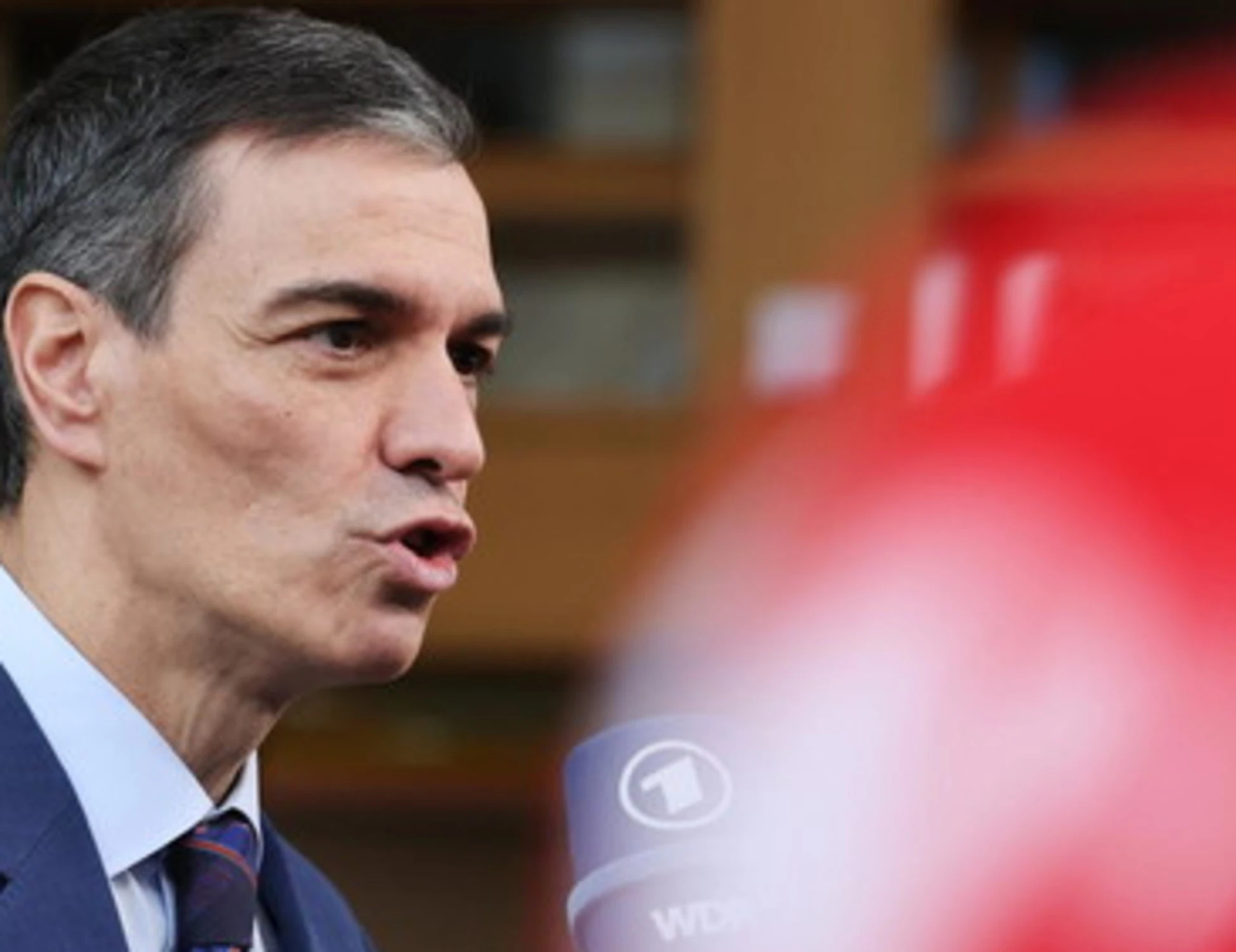 Pedro Sanchez, spese militari alle stelle: il Pd ora che dice?