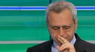 Enrico Mentana, imbarazzo durante il TgLa7: parla e poi...