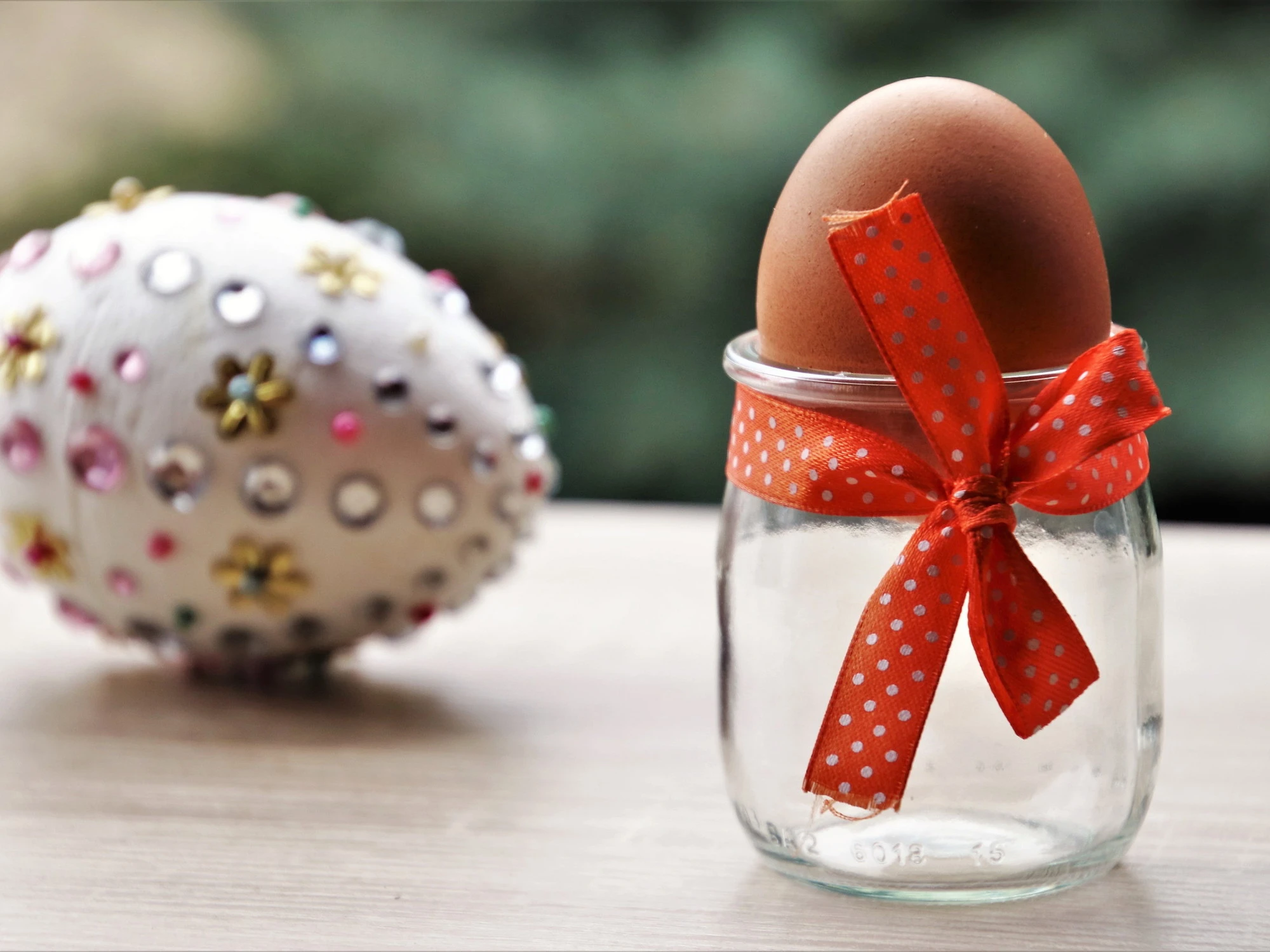 Il confronto impari tra il rito dell'uovo di Pasqua e il mito dell'ovetto