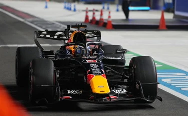 Gp Singapore, trionfa Verstappen davanti a Lecler e Antonelli: male Hamilton