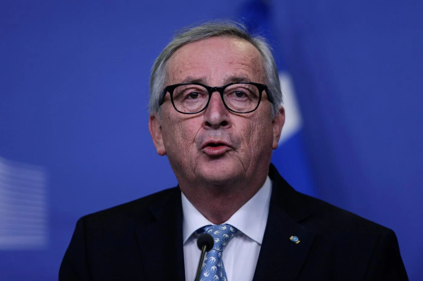 Paolo Becchi scatenato contro Jean-Claude Juncker: "Ecco cosa gli hanno regalato a Natale"