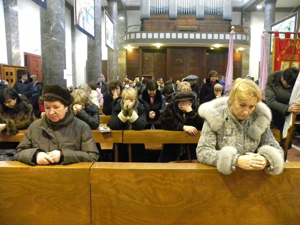 Brescia, islamico fa irruzione in chiesa alla messa di Natale: "Allah akbar", panico tra i fedeli