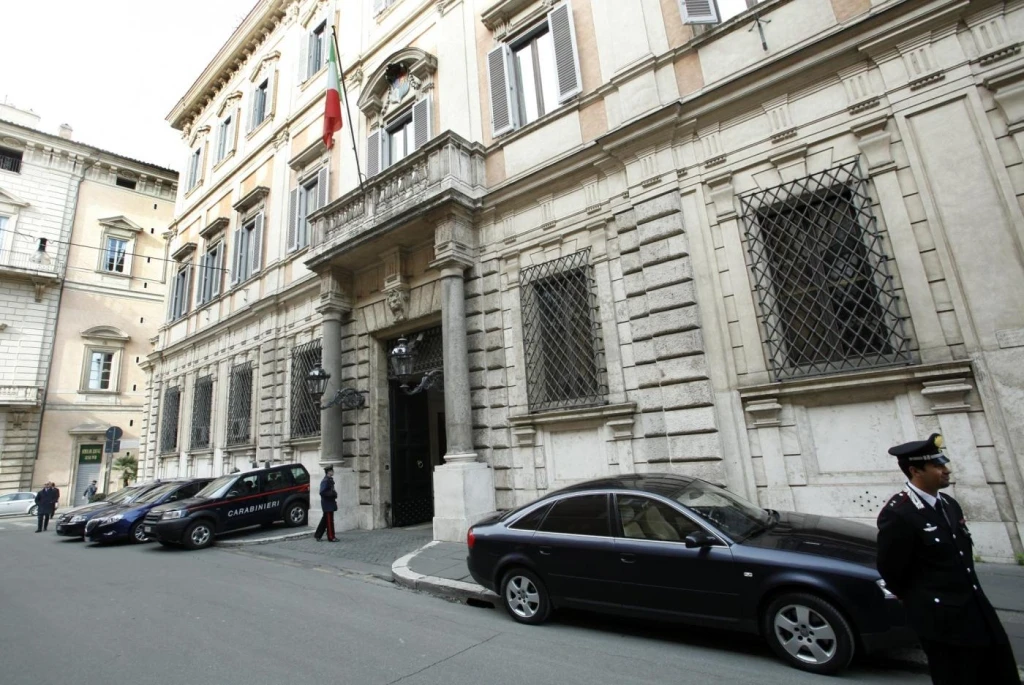 Colonne, marmi e cuoco personale:la 'prigione' di Silvio a Palazzo Grazioli