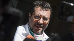 Matteo Salvini, lo sfogo con i fedelissimi dopo l'invito di Conte: "Non sto qui a farmi dettare l'agenda dalla Meloni"