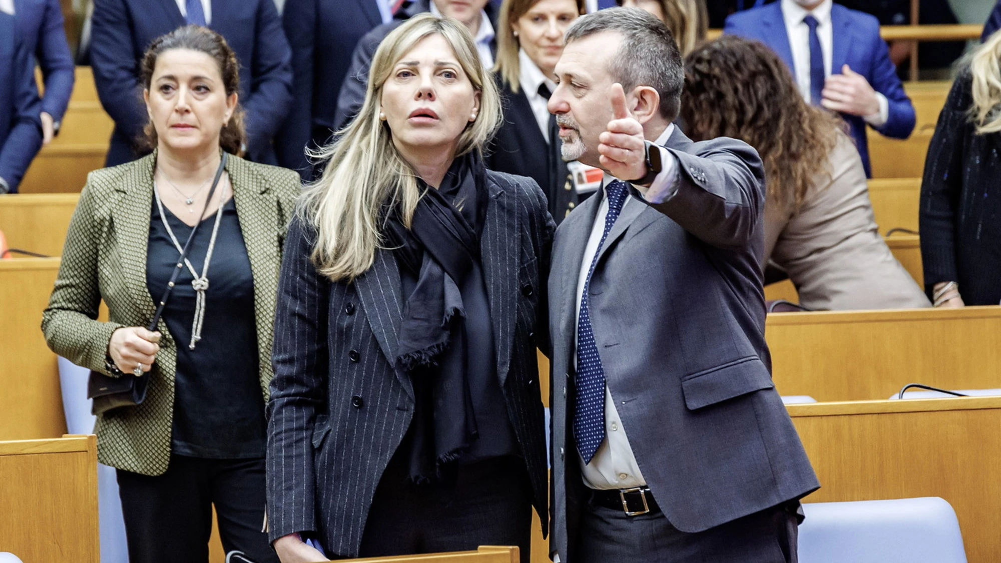 Andrea Delmastro e Giusi Bartolozzi si dimettono: terremoto al ministero della Giustizia