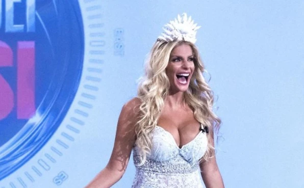 Isola dei famosi, Karina Cascella accusa Francesca Cipriani: "Una finta i tuoi attacchi di panico"