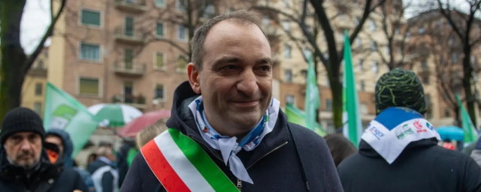 Pipette ai drogati, "dateci i soldi". Pd senza vergogna, furia FdI