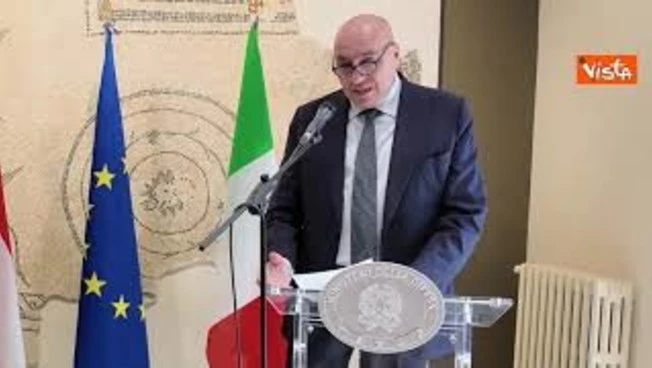https://media.liberoquotidiano.it/9iCJnHZfidGEezQDXzolReXBDBEkUEf_PFb5IvJxNtg/width:800/quality:90/aW1hZ2VzLzIwMjYvMDYvMjQvMTUwMzI0MjcxLTZiMjAzMWYyLTljZWQtNDRiNS1hN2FiLTczYjUzYmZiMGI0MS5qcGc.webp