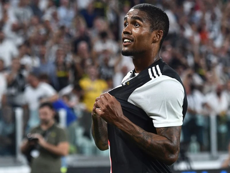 DOUGLAS COSTA ALL'ULTIMO RESPIRO, LA JUVE AGLI OTTAVI DI CHAMPIONS