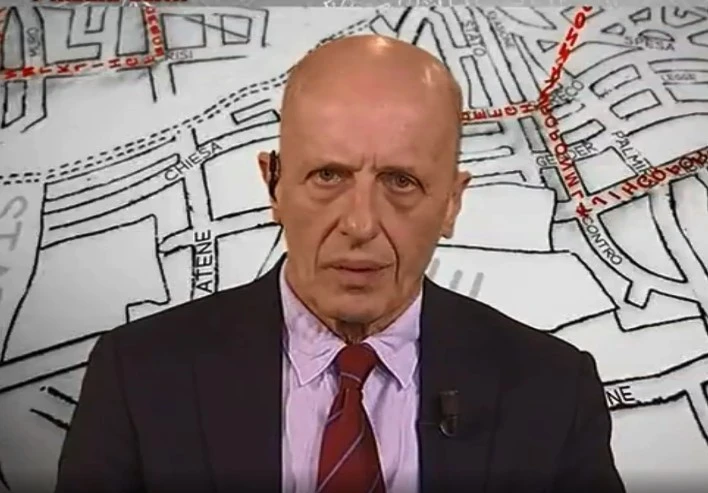 Alessandro Sallusti umilia Luigi Di Maio: "Dilettante ed ex bibitaro, con la Cina non si scherza"