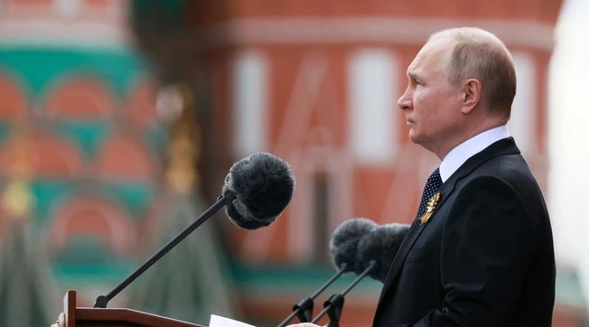 Vladimir Putin e "la voglia di farla finita": le indiscrezioni sul discorso alla Piazza Rossa