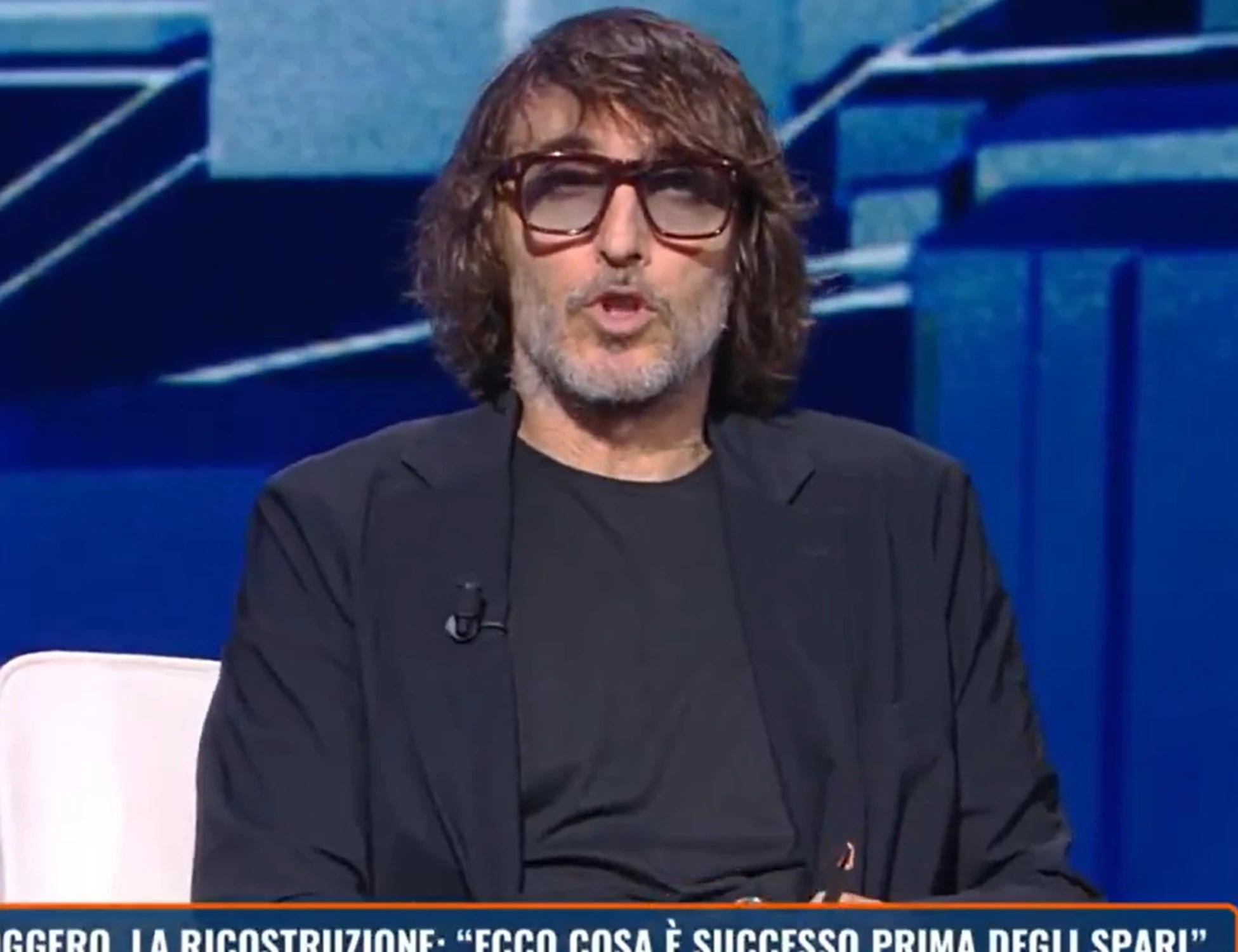 Zona Bianca, Cruciani fa esplodere lo studio: "Mario Roggero? Per me è assolto"