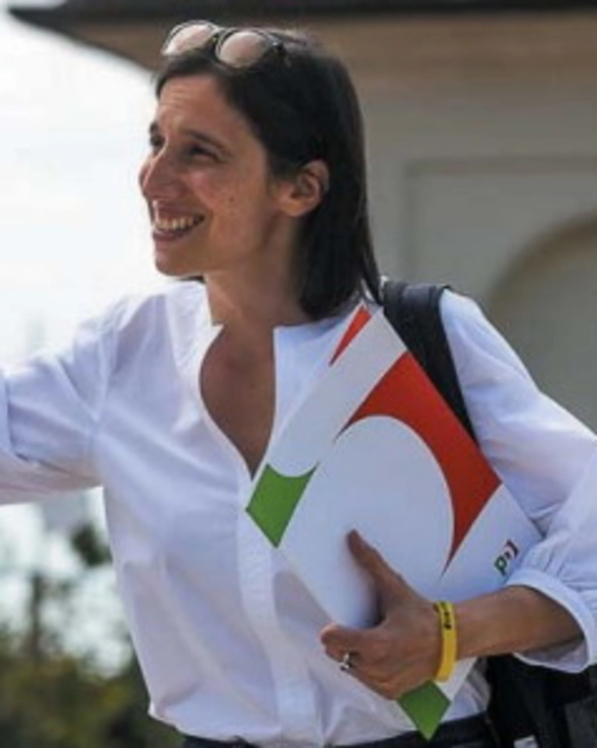 Elly Schlein, addio estate militante: ora è solo sofferente