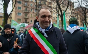 Torino come Bologna, il Pd chiede soldi per le pipette ai drogati