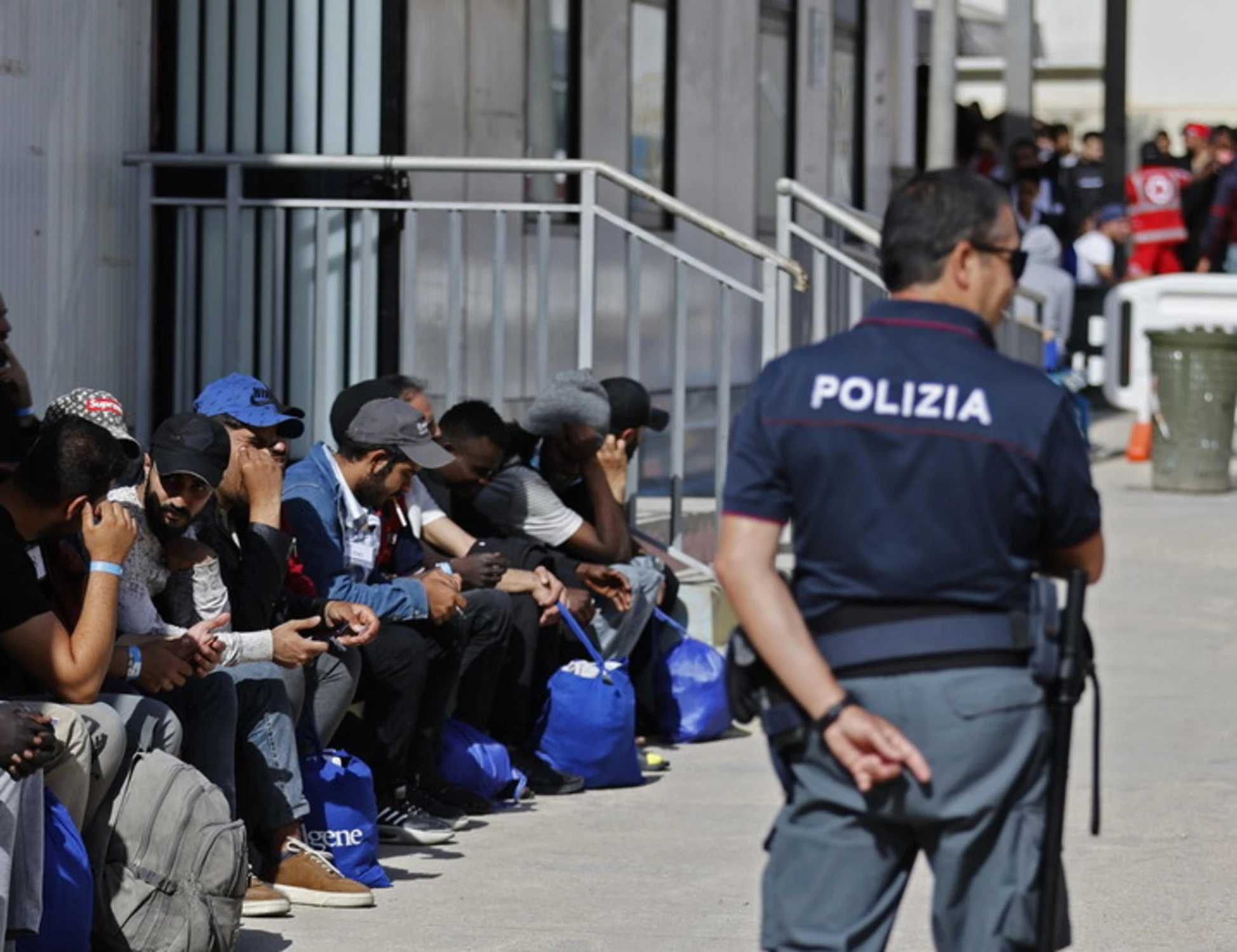 Immigrazione, irregolare da espellere? Ma il giudice deciderà nel 2032