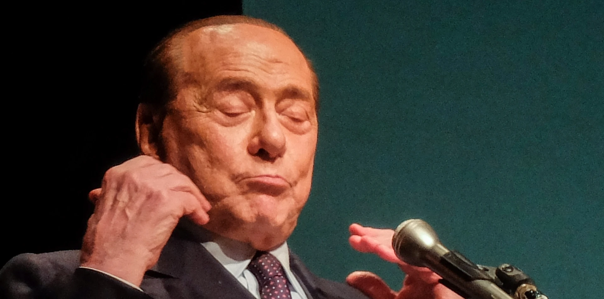 Italia Viva, il renziano: "Gruppo unico? Aspetteremo". Nel mirino Forza Italia e Silvio Berlusconi