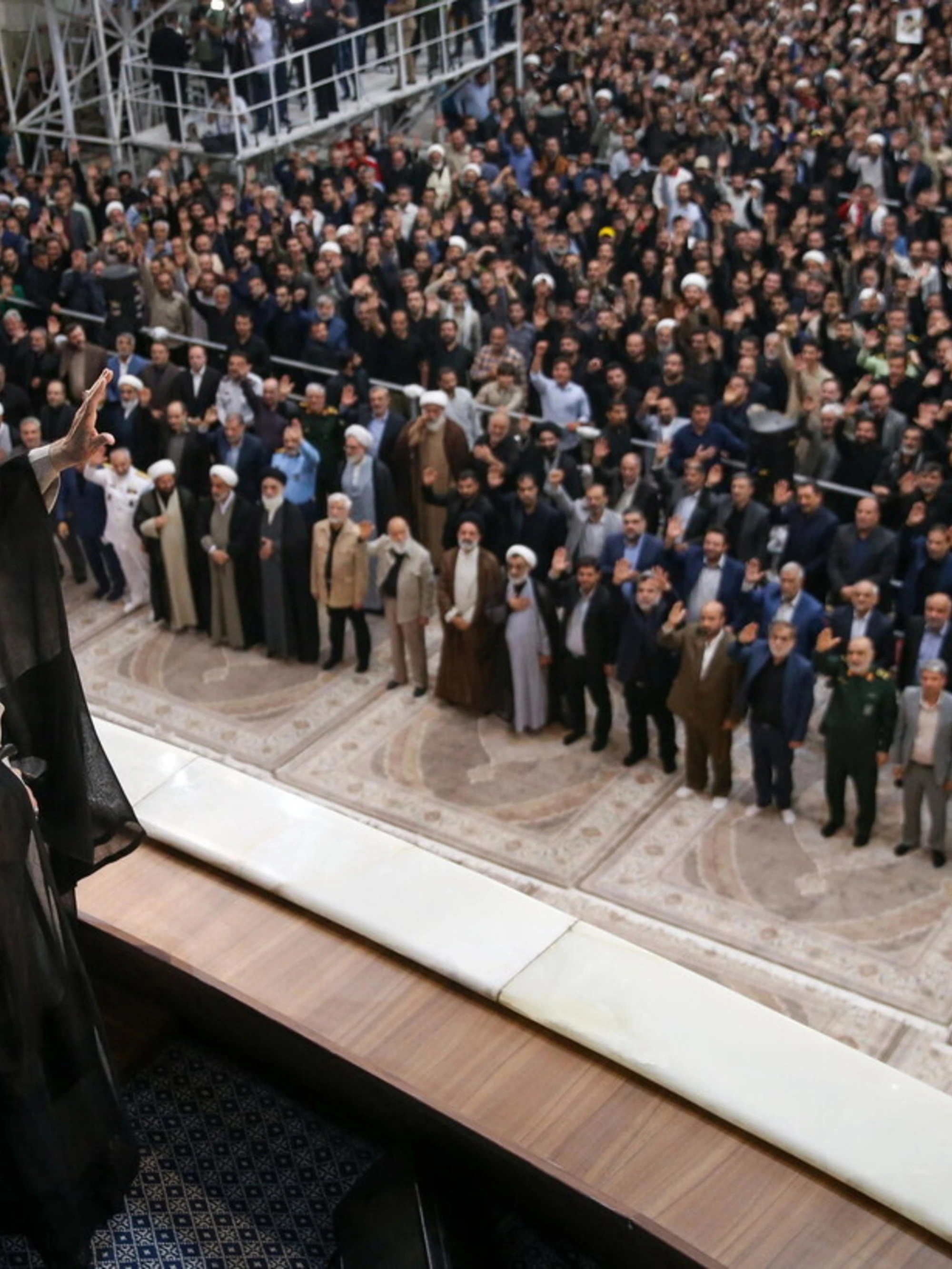 Iran, indiscrezioni: "Golpe imminente", i pasdaran contro Khamenei
