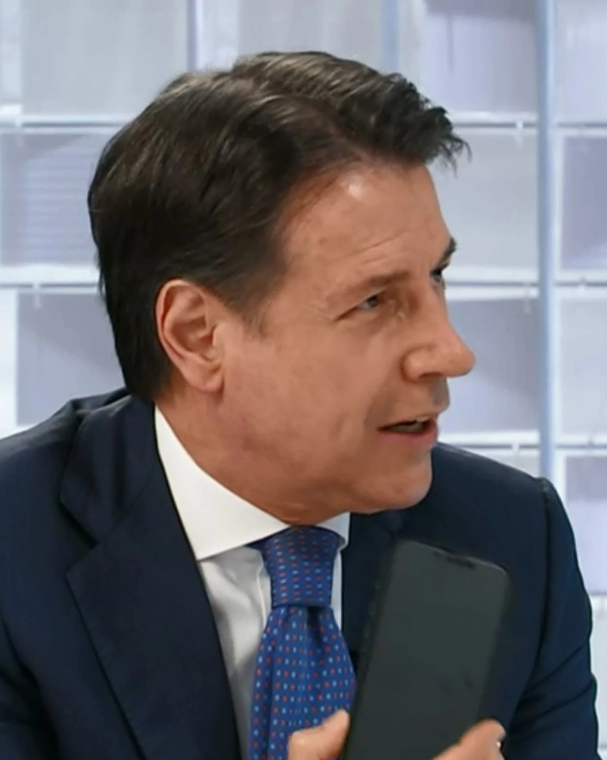 L'Aria che tira, Conte la spara grossa: "Ho ancora il numero di Trump, ma..."