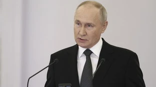Putin si ricandida: "Impossibile fare diversamente", il mondo trema