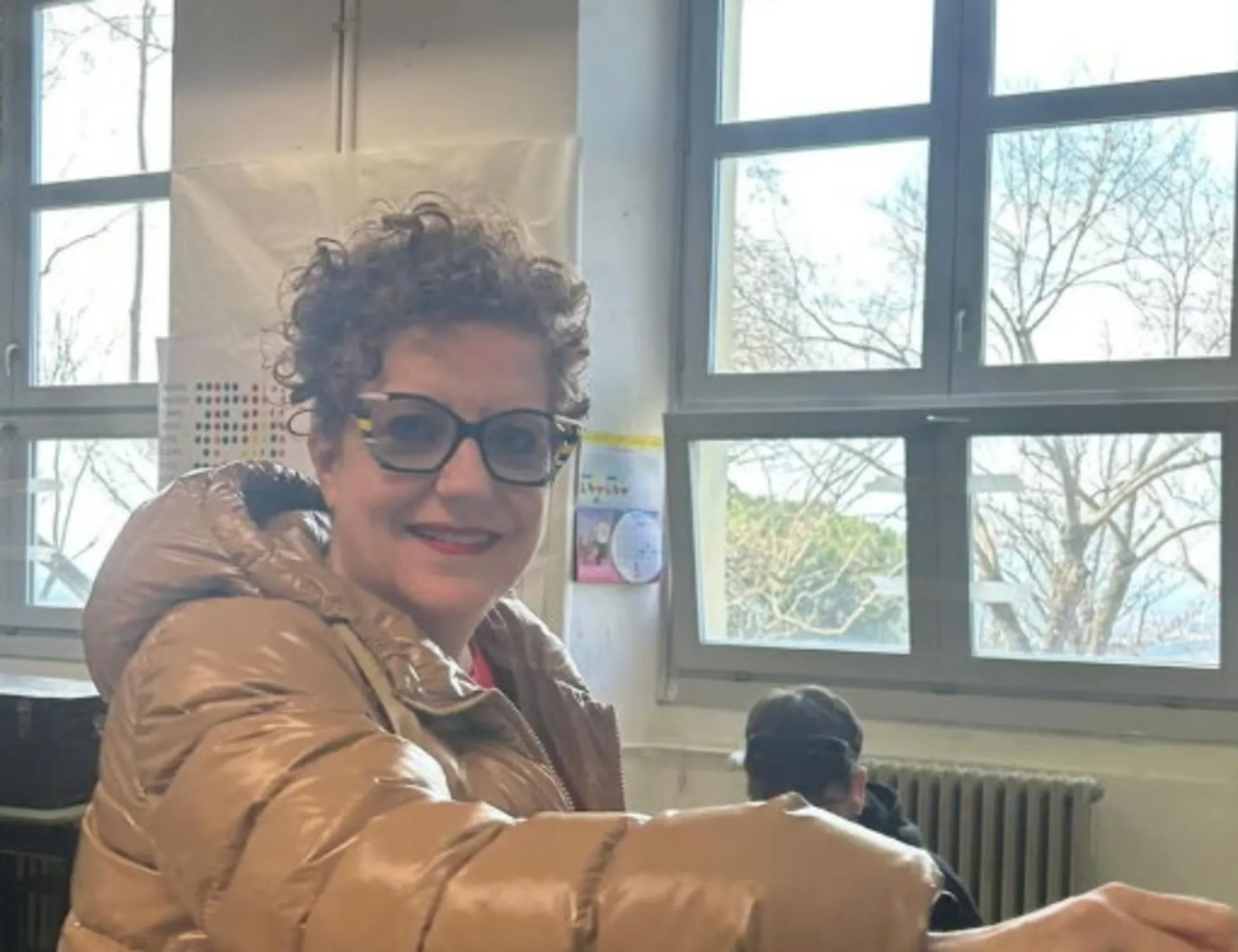 "Ai seggi con le spille del Sì": M5s fuori controllo