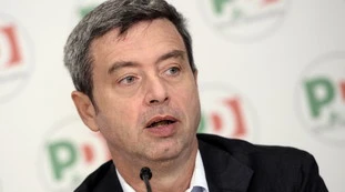 Coronavirus, Andrea Orlando: "Sono in quarantena, ho preso un aereo con un contagiato"