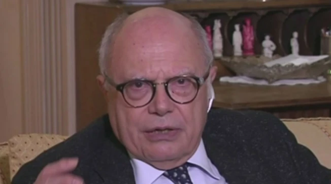 Massimo Galli, la sua teoria a Libero: "Ecco perché gli stranieri vengono risparmiati dal coronavirus" 