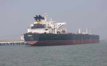 Iran, la giornata di guerra. Clamoroso allo stretto di Hormuz: quali navi lo hanno attraversato