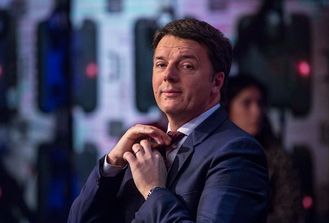 Matteo Renzi, la retromarcia: "Gentile scambio di messaggi con Conte, ci vedremo di persona"