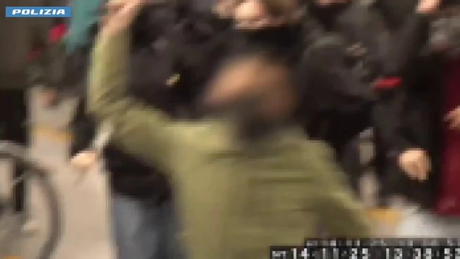 Torino, sei minorenni ai domiciliari per scontri con la polizia