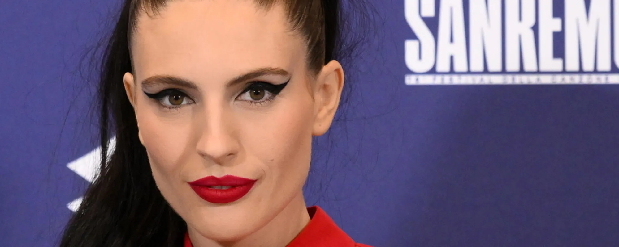 Ditonellapiaga canta contro Meloni, ecco chi la arruola