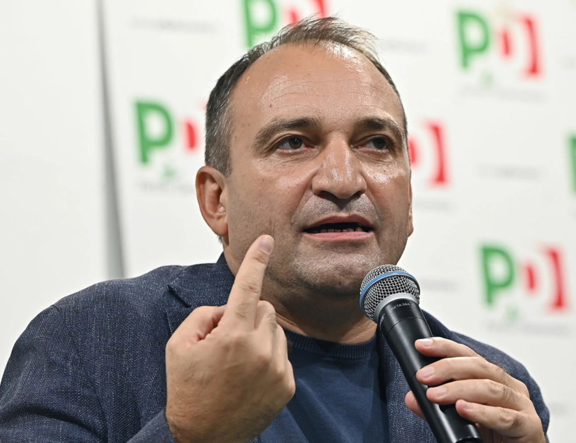 Il Pd vuole regalare pipe per il crack anche a Torino